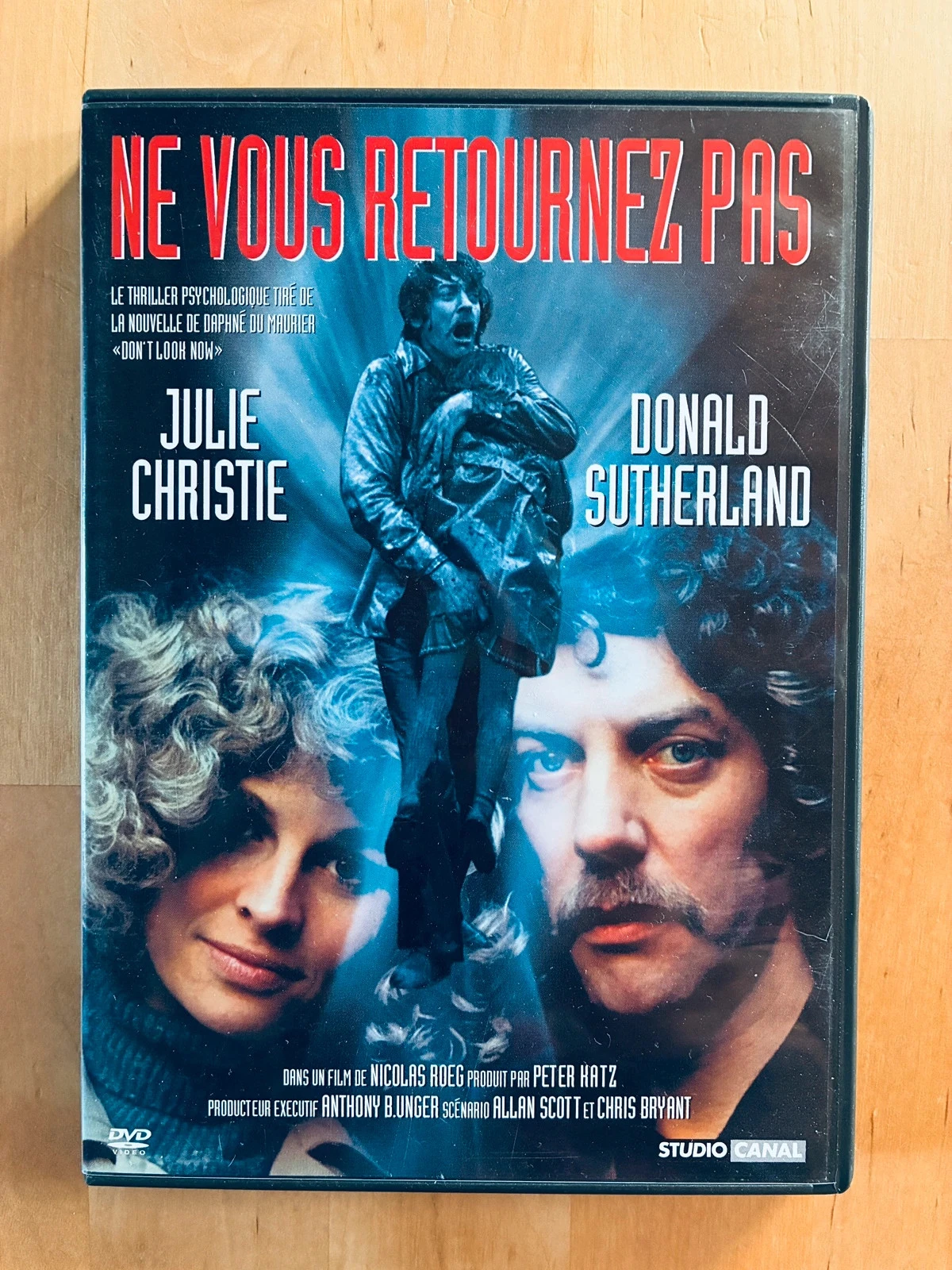 DVD Ne vous retournez pas de Nicolas Roeg.